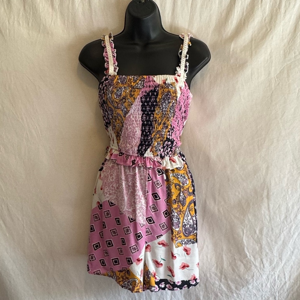 E-140 Promesa Pink & White Sleeveless Ruffle Summer Romper Size M